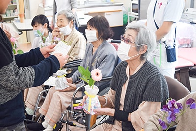 やさしい時間 ～花いっぱいの健康な街づくり～